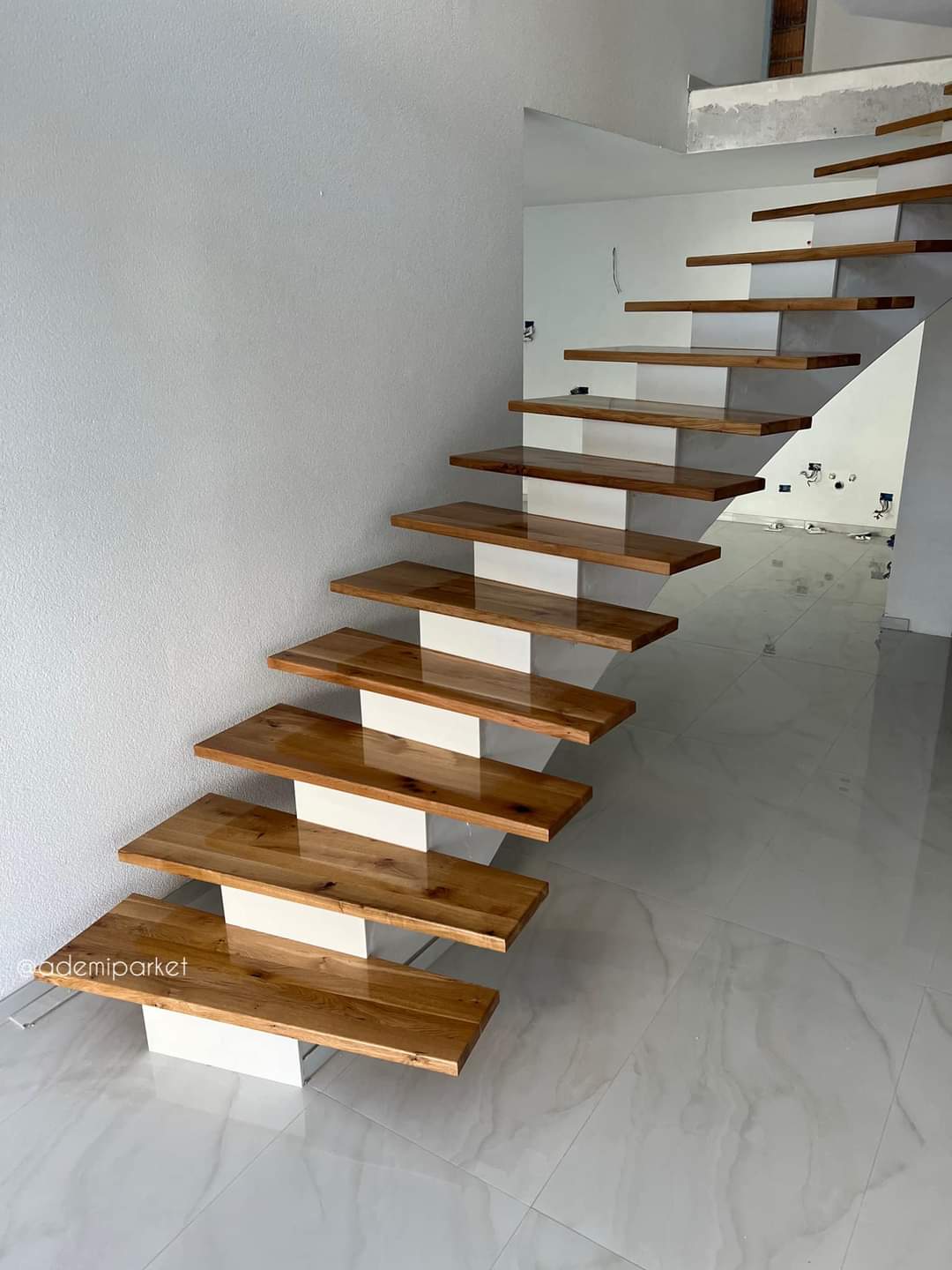 سلالم خشبيه