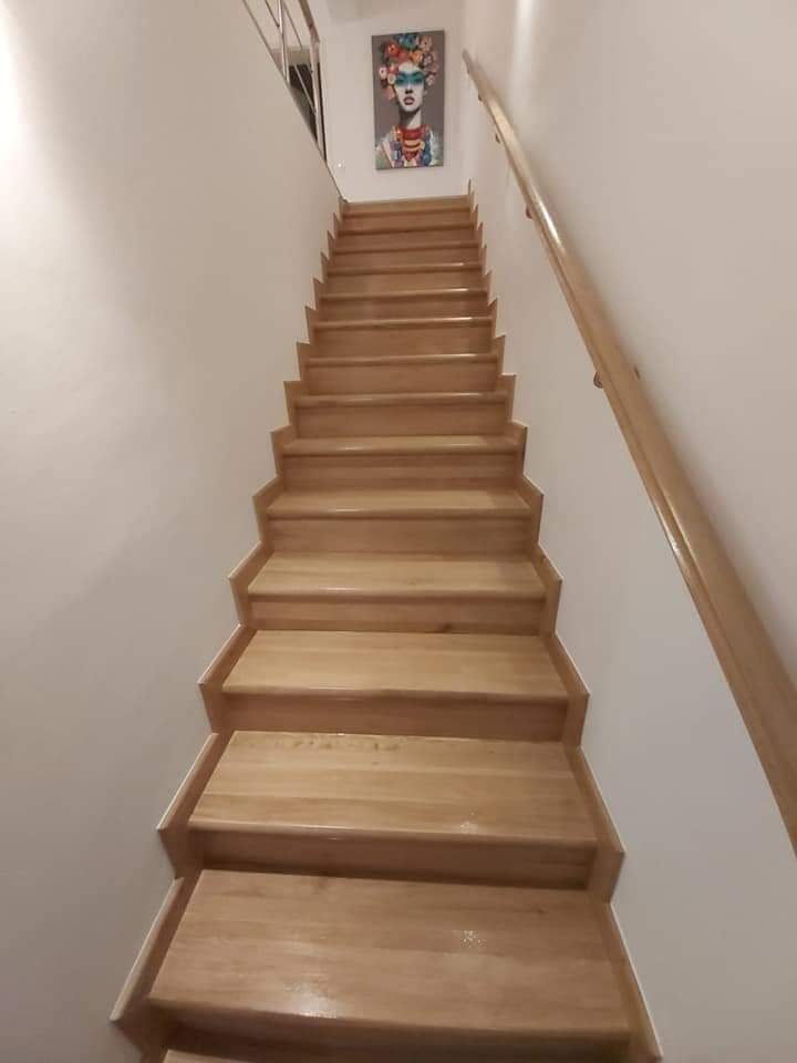 سلالم خشبيه