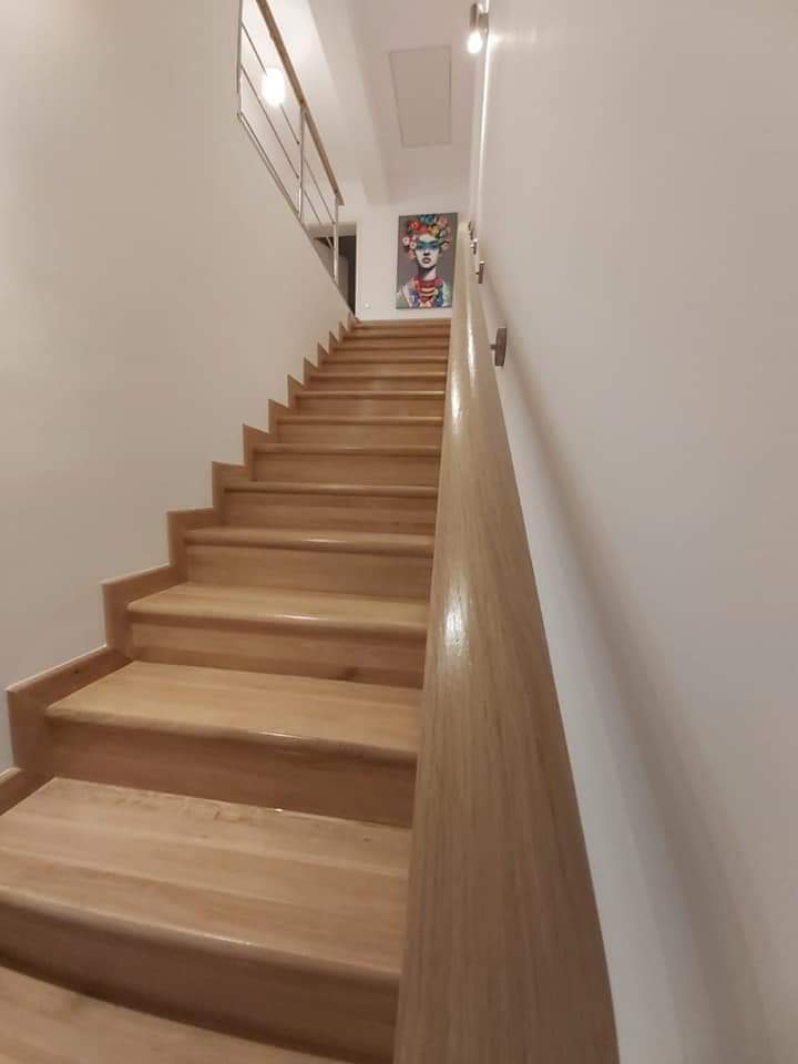 سلالم خشبيه