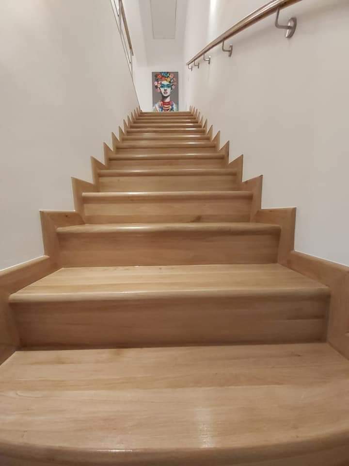 سلالم خشبيه